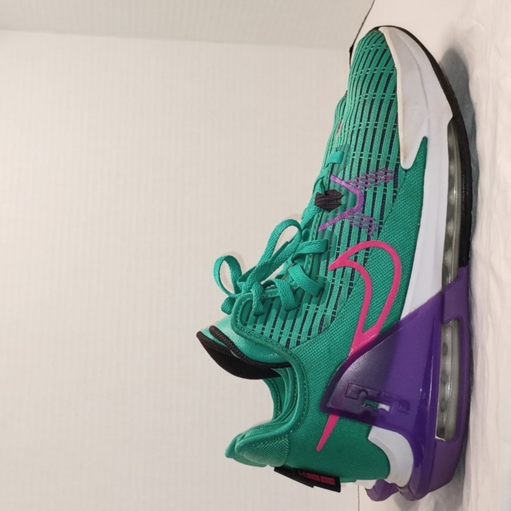 Nike LeBron Witness 6 Sneaker size 10 Men's.  24